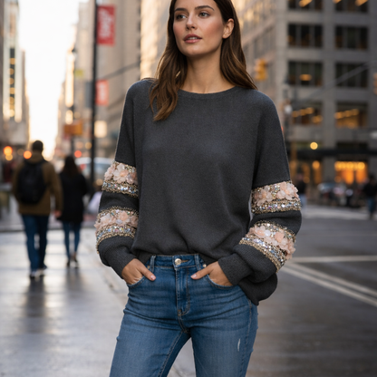 Casey™- Genser med blomsterdetaljer