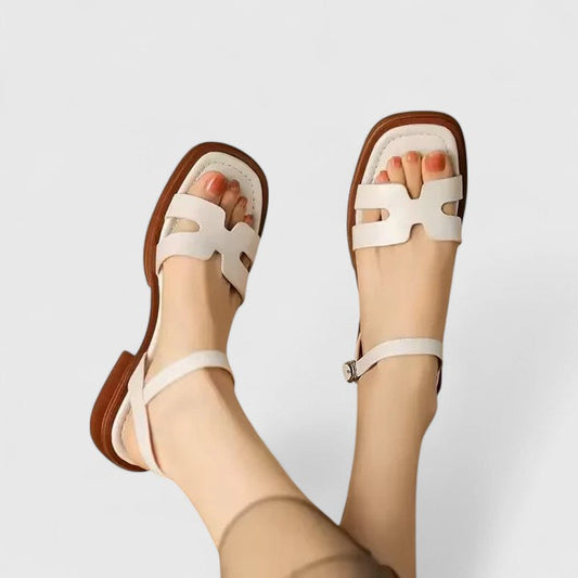 Deliane™- Sofistikerte flate sandaler